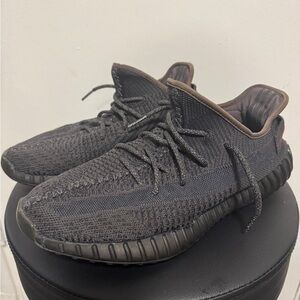 Adidas Yeezy Boost 350 V2 Black (Non-Reflective) Size US Men's 11